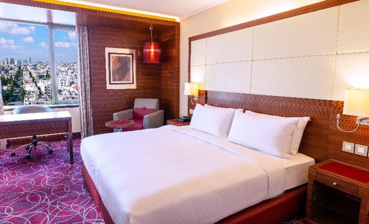DOUBLE CLUB KING BED Room