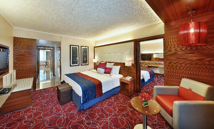 SUITE KING SIZE BED Room