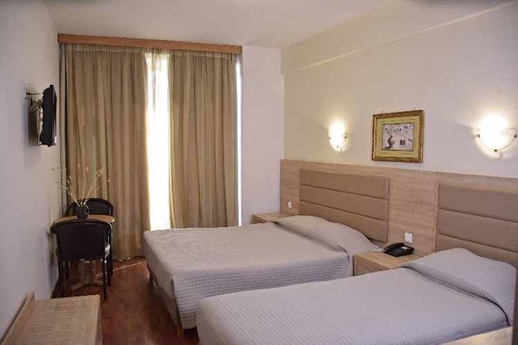 TRIPLE STANDARD Room