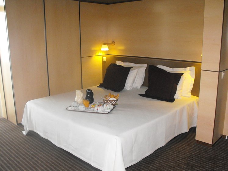 SUITE CAPACITY 3 Room