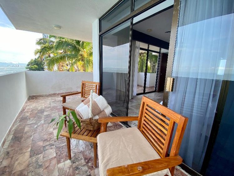 SUITE OCEAN FRONT TWO DOUBLE BEDS Room
