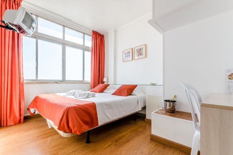 Double or Twin WITH SHARED BATHROOM Room