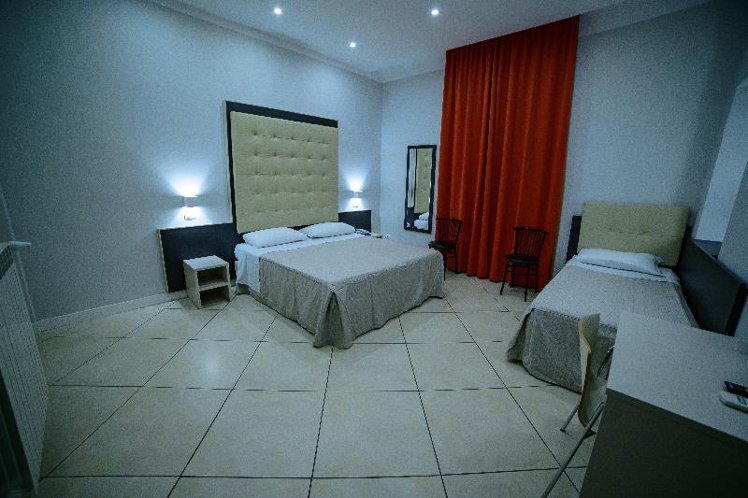 TRIPLE BASIC Room