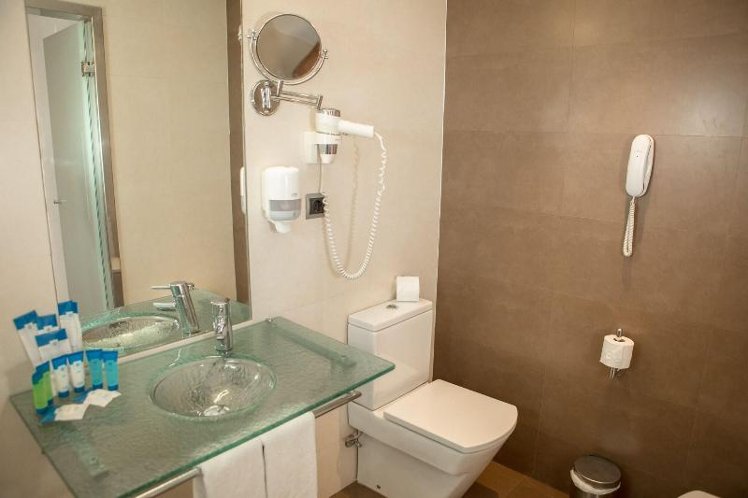TWIN Accessible Room