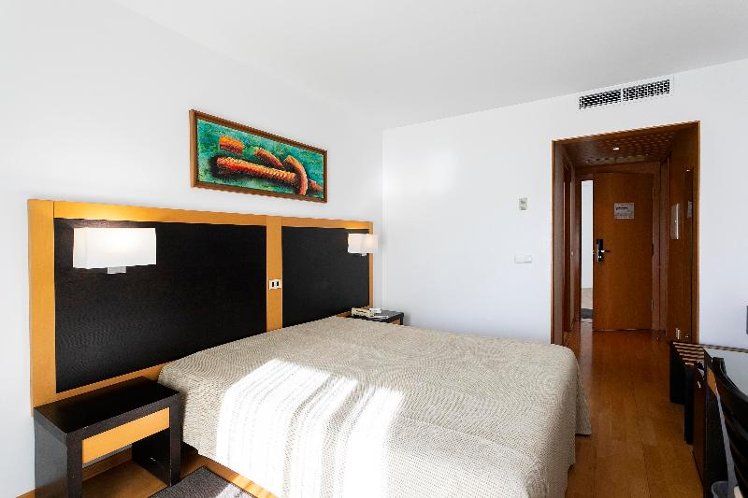 SINGLE STANDARD Room