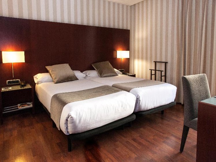 DOUBLE STANDARD Room