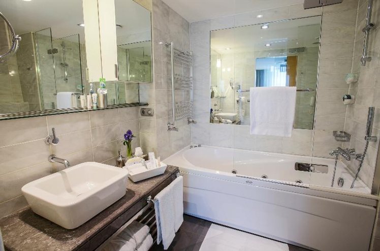 Housez Suites and Apartments