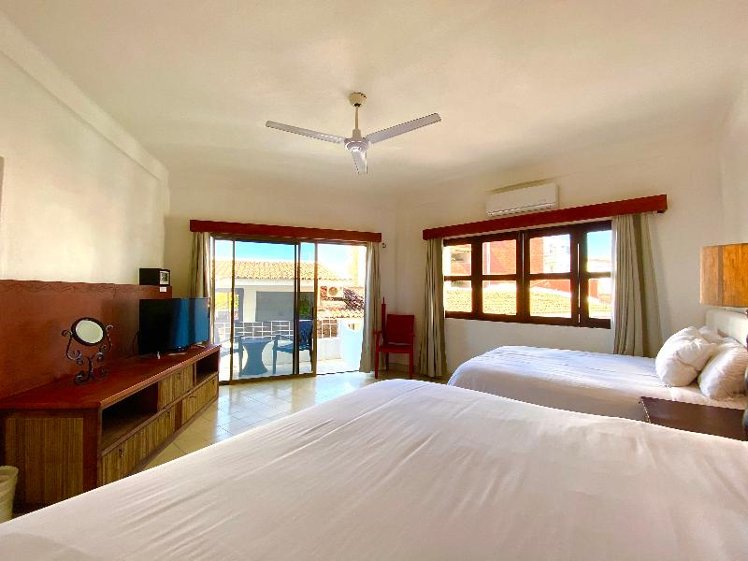 DOUBLE TWO DOUBLE BEDS Room