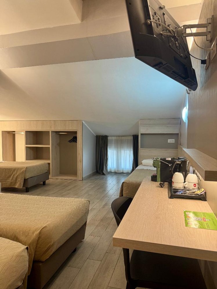 QUADRUPLE STANDARD Room