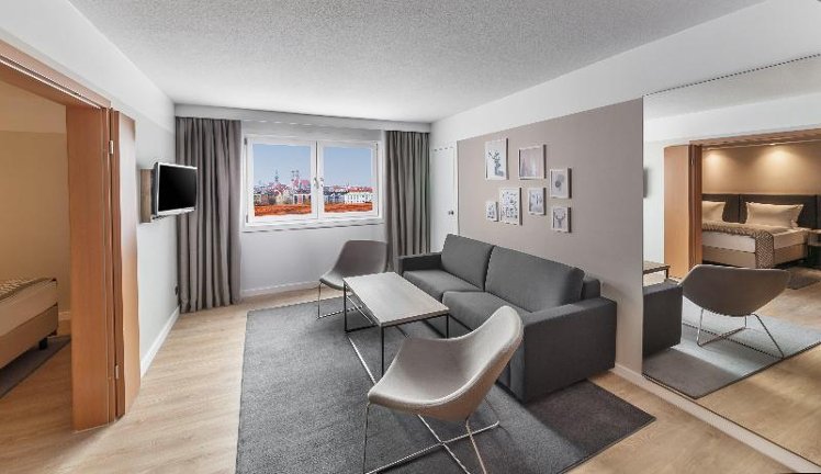 DOUBLE PREMIUM KING BED Room