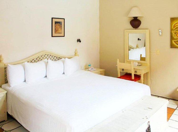 DOUBLE KING SIZE BED Room