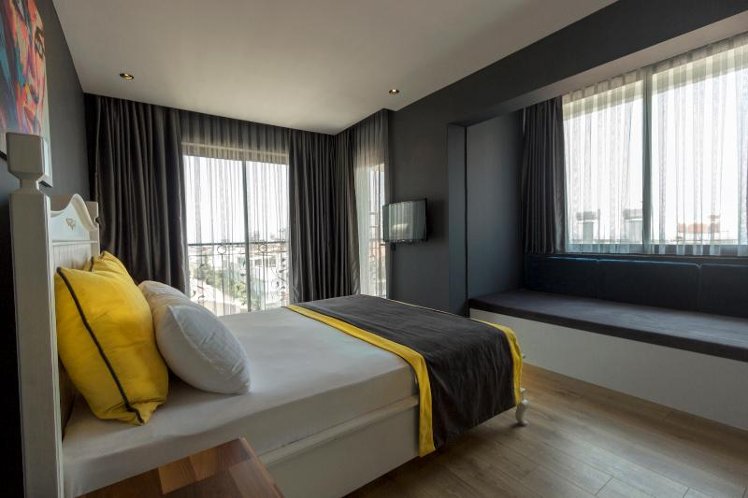 SUITE KING SIZE BED Room