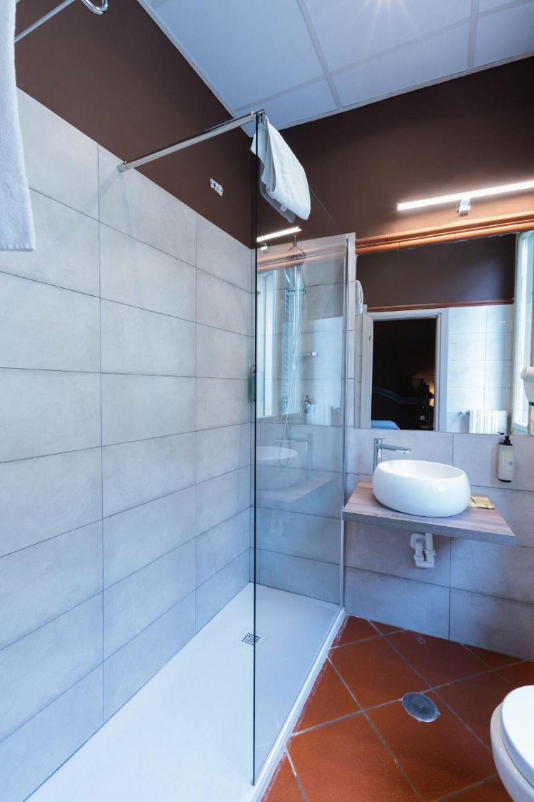 SINGLE STANDARD Room