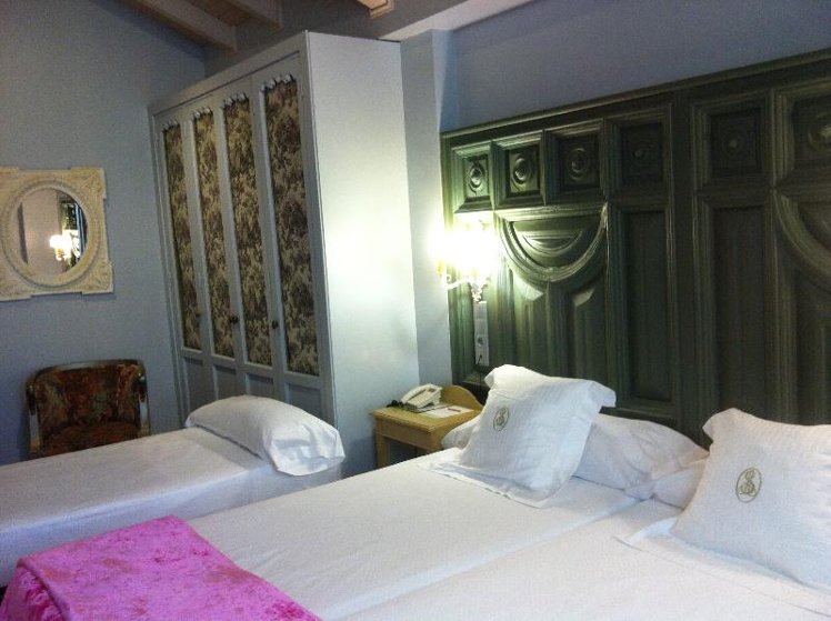 TRIPLE SUPERIOR Room