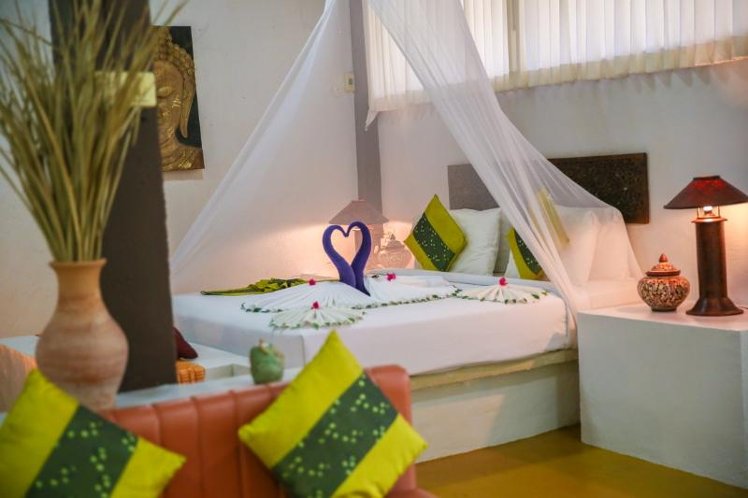 STUDIO QUEEN SIZE BED Room