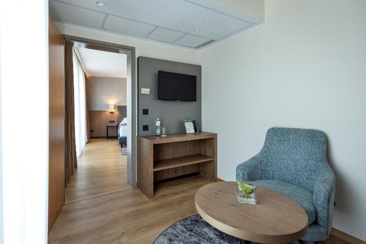 JUNIOR SUITE STANDARD Room