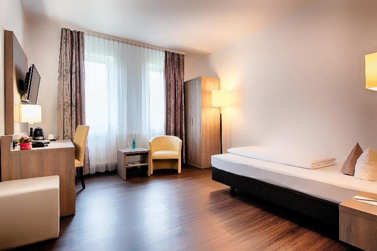 SINGLE STANDARD Room
