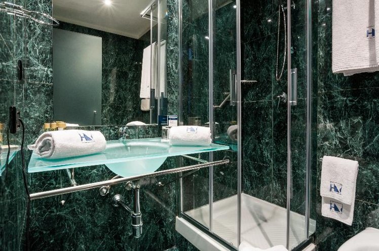 DOUBLE SINGLE USE STANDARD Room