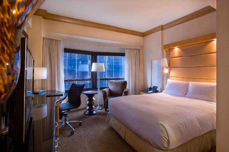 DOUBLE QUEEN SIZE BED Room