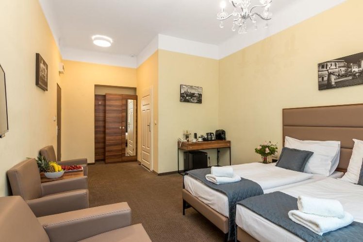 TRIPLE STANDARD Room