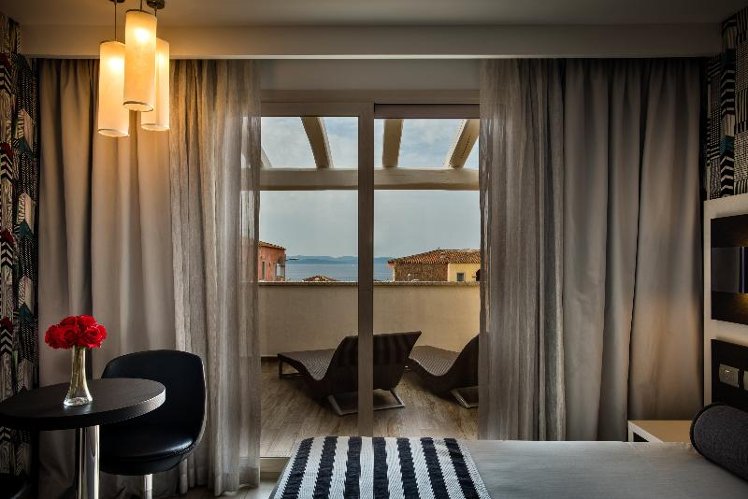 DOUBLE DELUXE Room