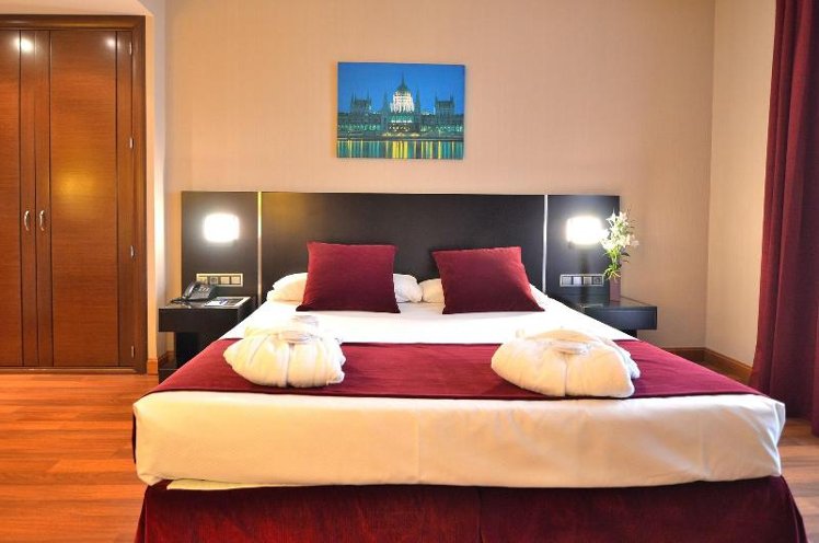 DOUBLE STANDARD Room