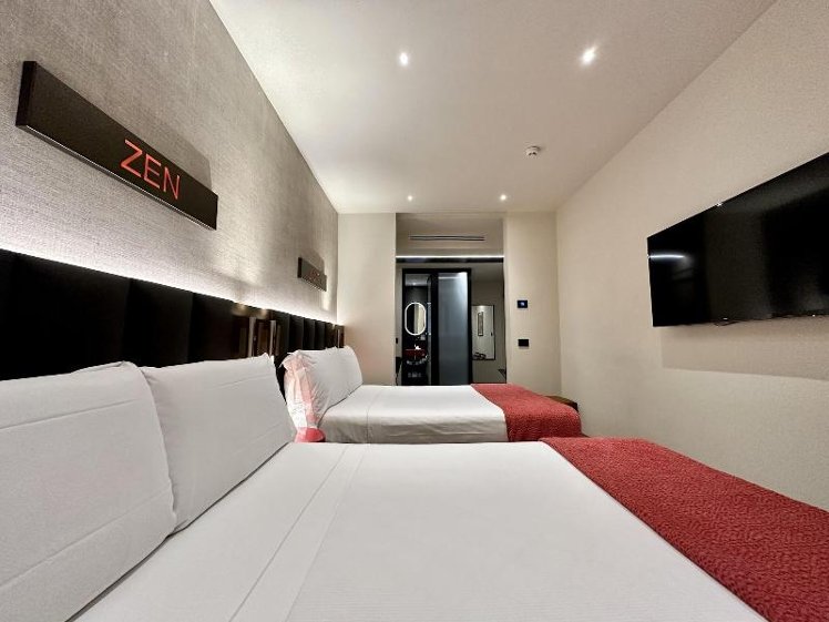 FAMILY ROOM TWO DOUBLE BEDS Room