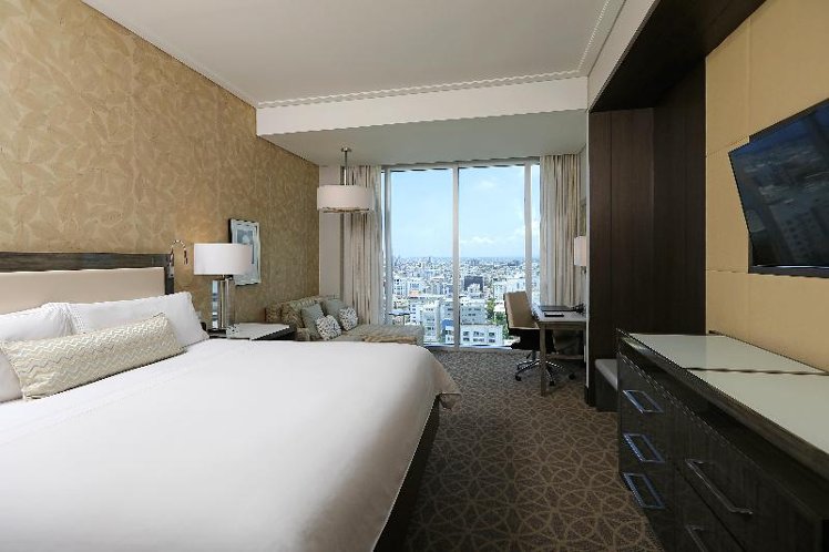 DOUBLE CLASSIC KING BED Room