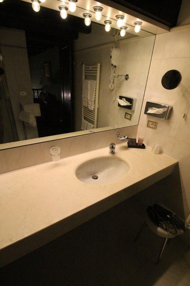 SUITE QUEEN SIZE BED Room
