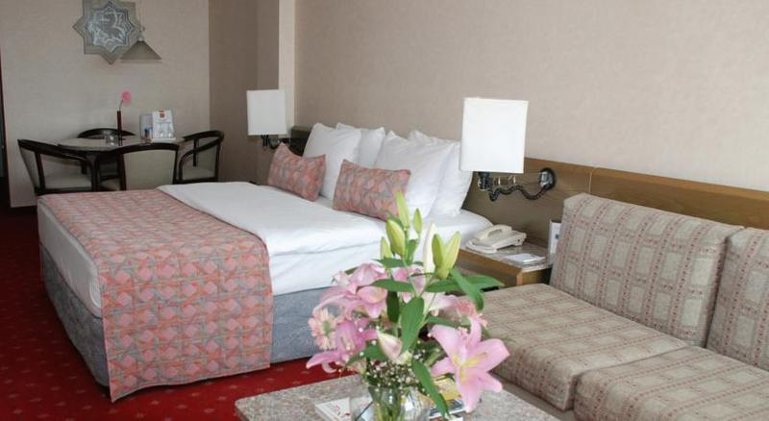 SINGLE STANDARD Room