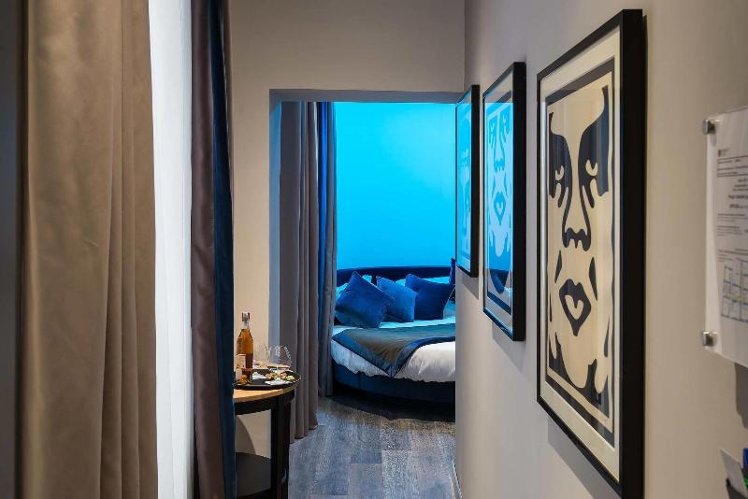 DOUBLE DELUXE QUEEN BED Room