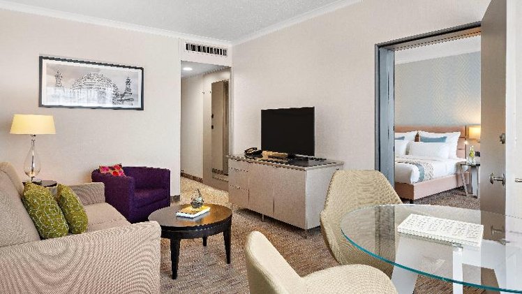SUITE KING SIZE BED Room