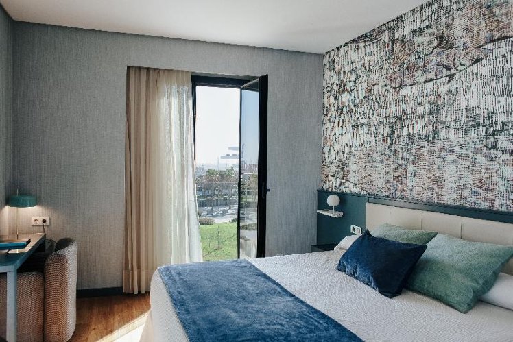 DOUBLE SINGLE USE STANDARD Room