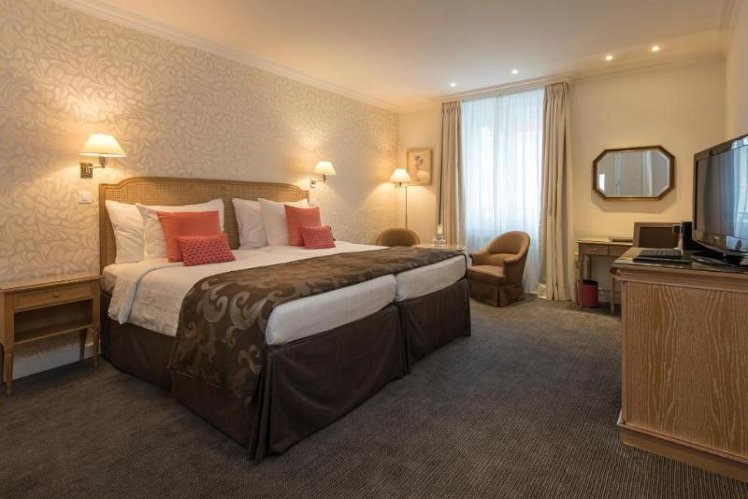 TRIPLE CLASSIC Room