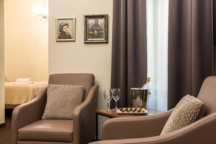QUADRUPLE STANDARD Room
