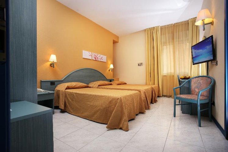 TRIPLE CLASSIC Room