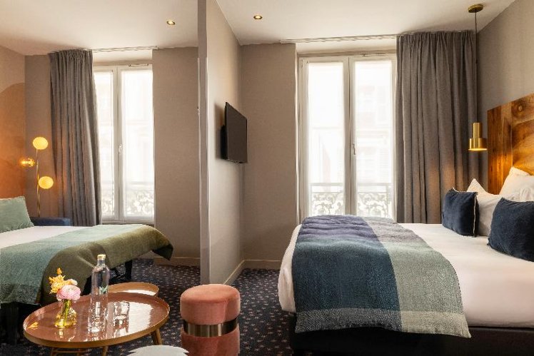JUNIOR SUITE STANDARD Room