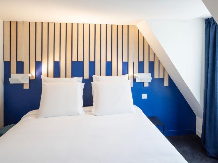 DOUBLE WITH DOUBLE BED Room