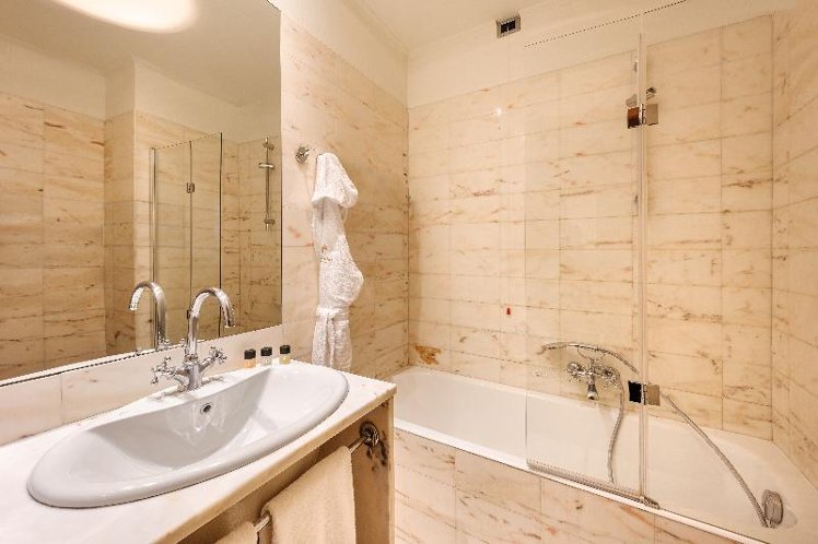 SINGLE STANDARD Room