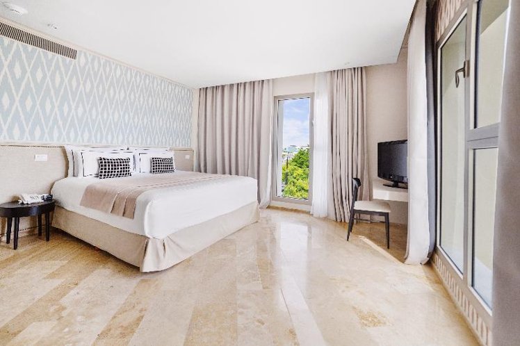 SUITE DELUXE GARDEN VIEW Room