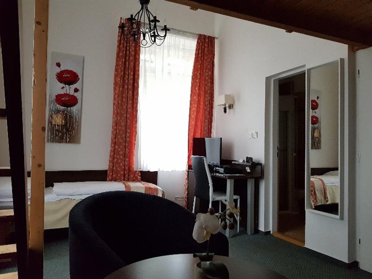 TRIPLE STANDARD Room