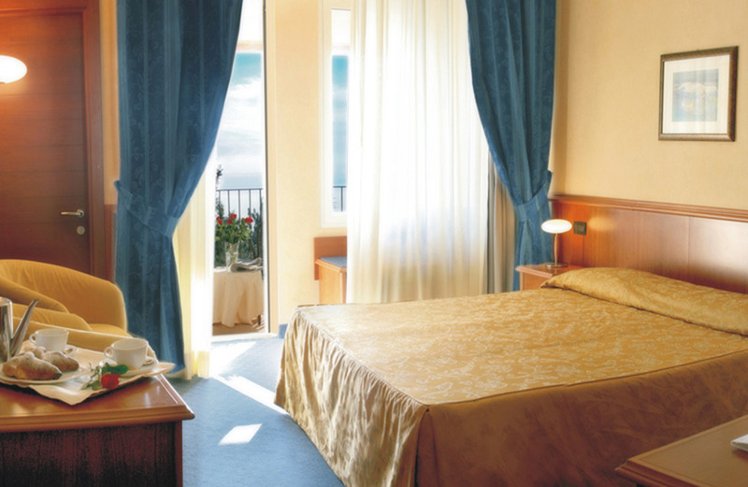 DOUBLE SUPERIOR Room