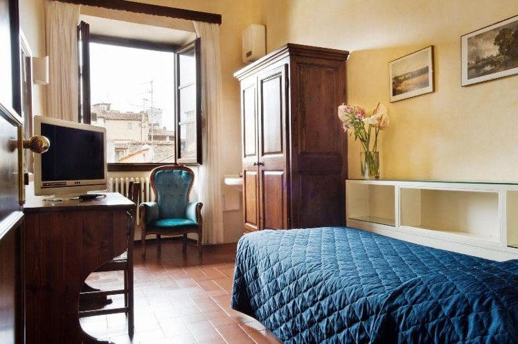 SINGLE STANDARD Room