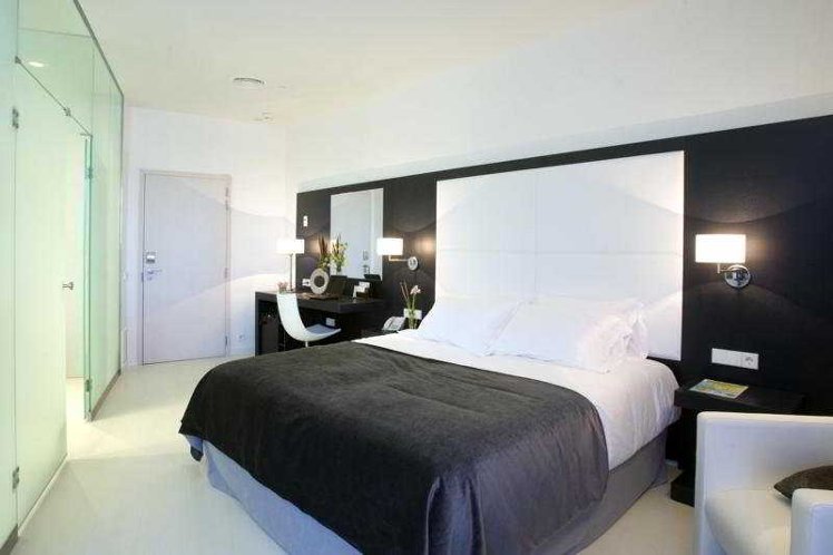 DOUBLE STANDARD Room