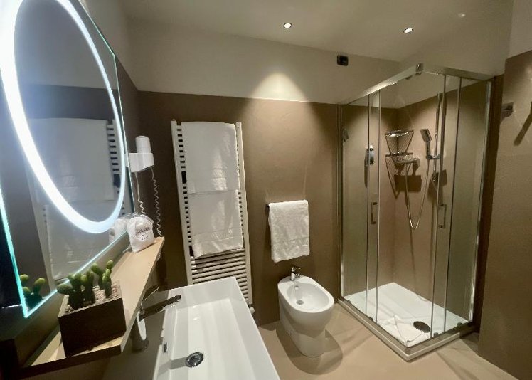 TRIPLE STANDARD Room