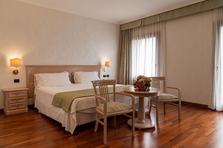DOUBLE SINGLE USE SUPERIOR Room