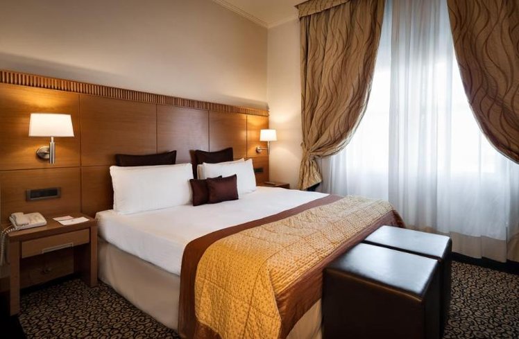 DOUBLE BUSINESS Room