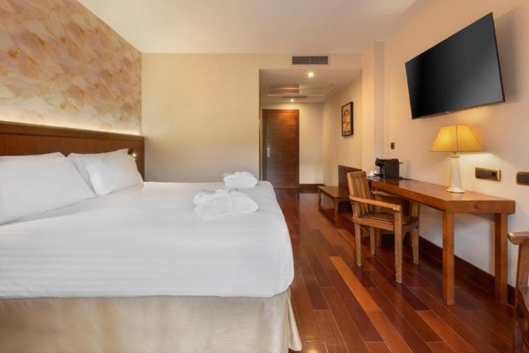 DOUBLE SUPERIOR WITH BALCONY Room