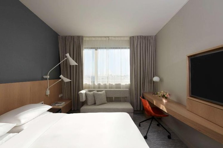 DOUBLE QUEEN SIZE BED Room