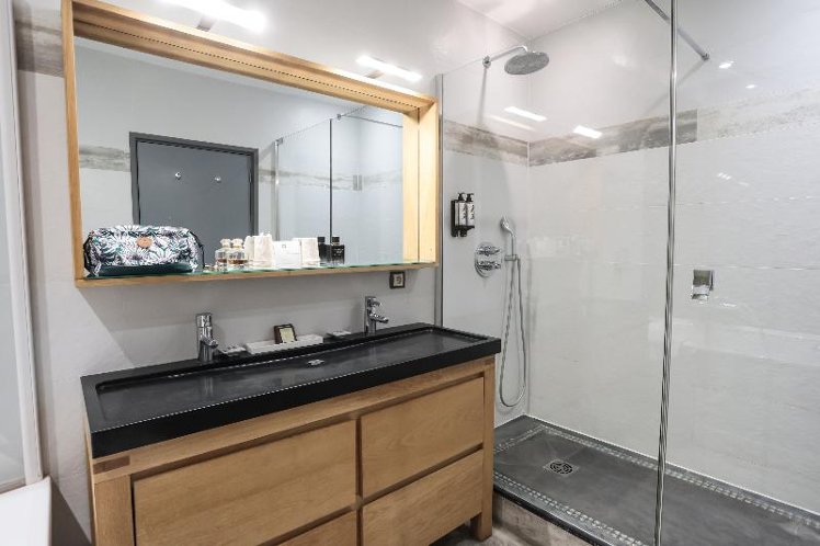 JUNIOR SUITE STANDARD Room